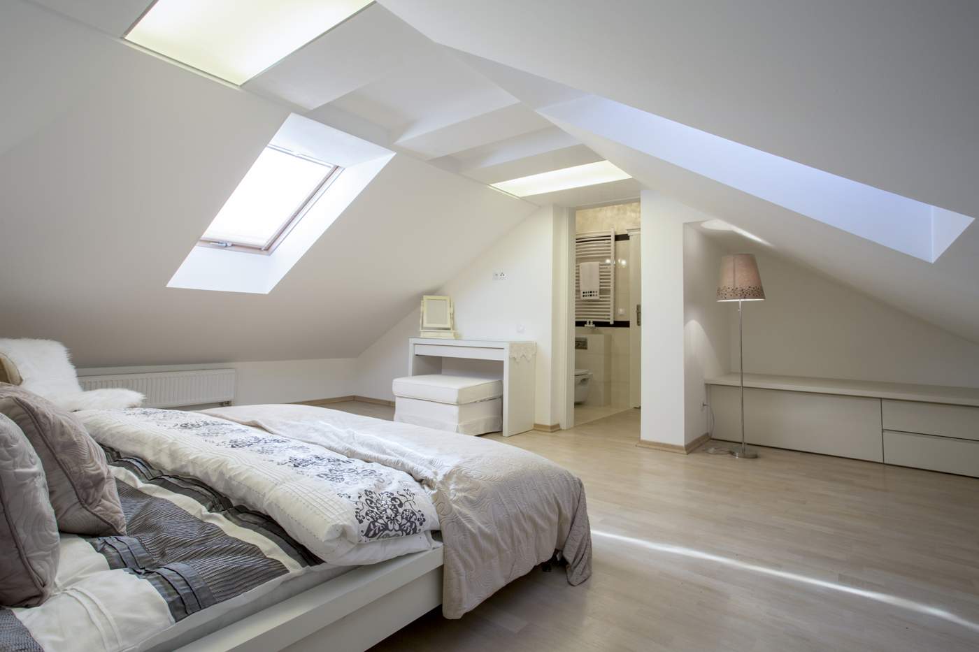 laminate floor for bedroom